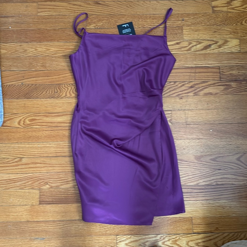 NWT Lulus satin dress purple. Size small.